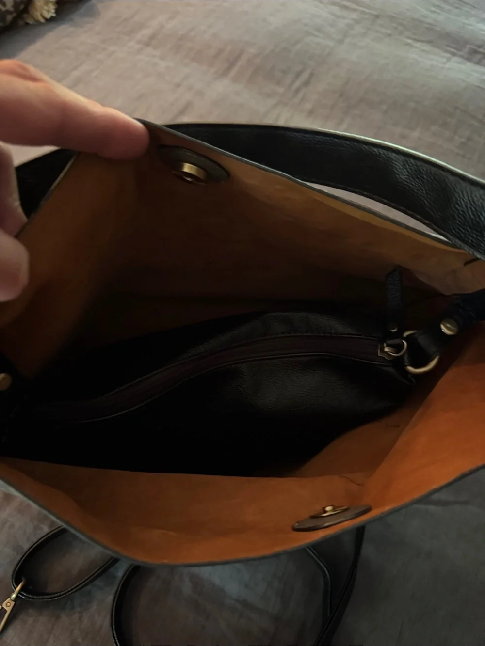 Joy Susan Vegan Crossbody and Tote Set - Black & Taupe - Picture 3 of 6
